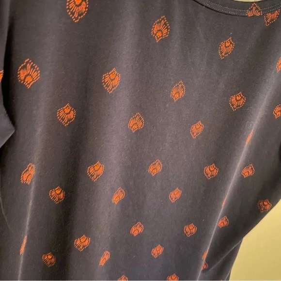 ⭐️4 for $10⭐️ Lularoe Short Sleeve T Shirt. Women’s Large Navy / Red Shirt. - Picture 7 of 9